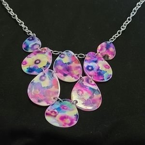 Multi-colored necklace